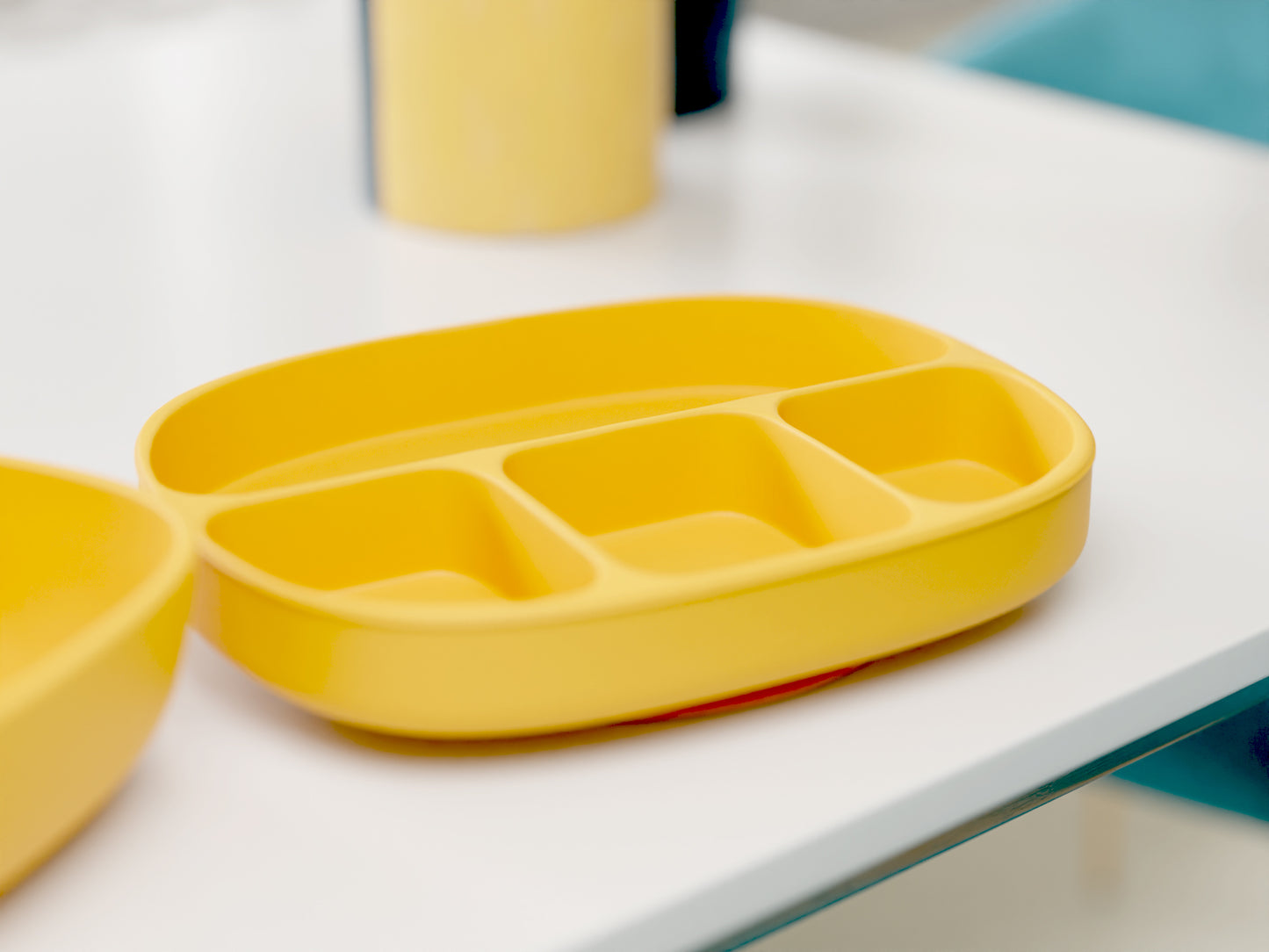 
                  
                    3-Piece Feeding Set in Honeycomb Yellow - The Ultimate Led Weaning Ensemble
                  
                